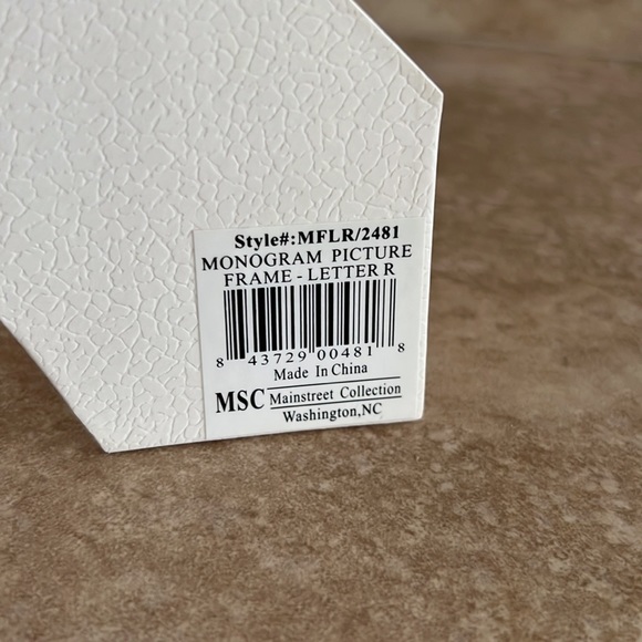 Monogram initial R picture frame - Picture 8 of 9